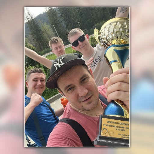 Zawodnicy Impact Team z pucharem turniejowym
