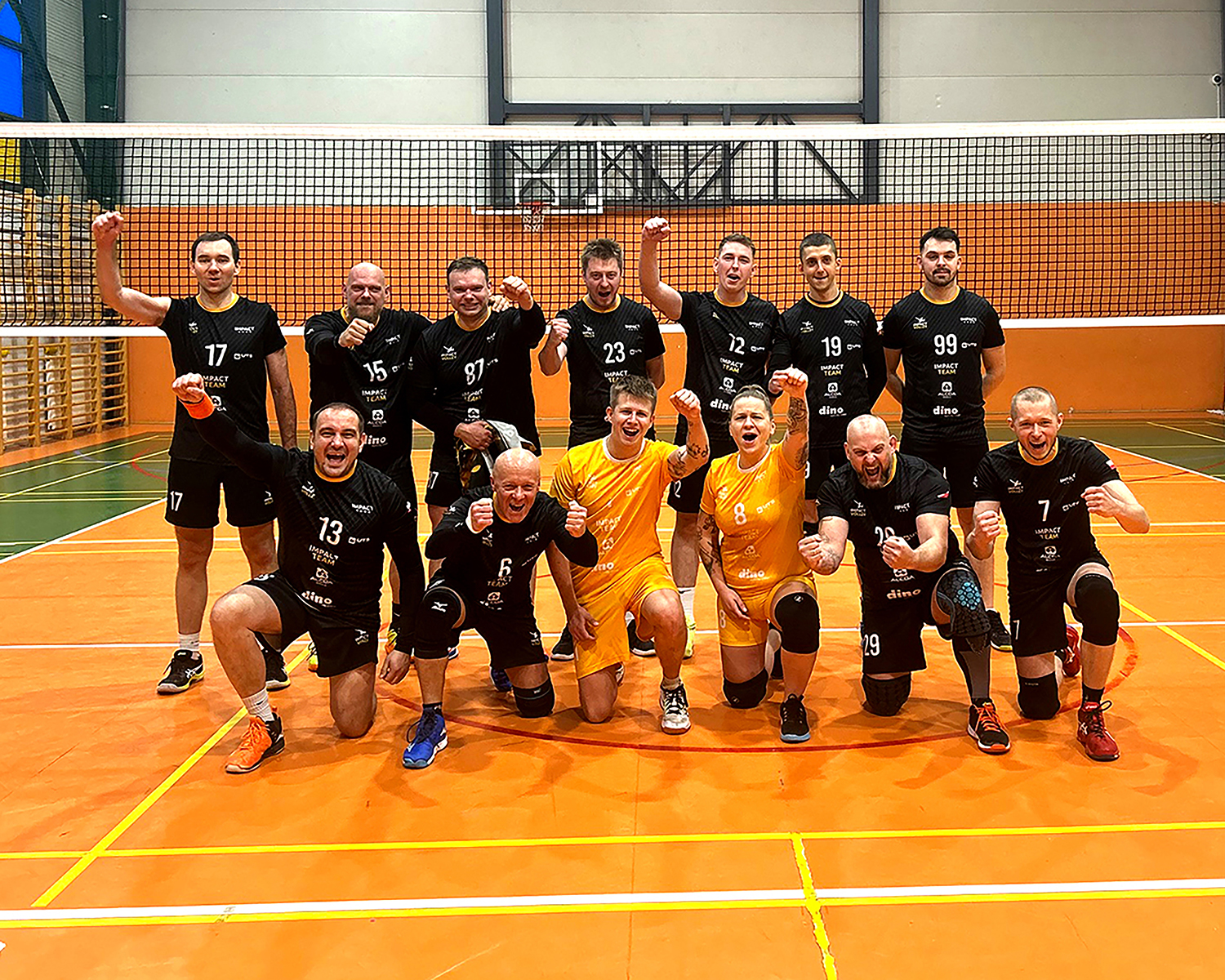 Impact Team świętuje zwycięstwo na hali